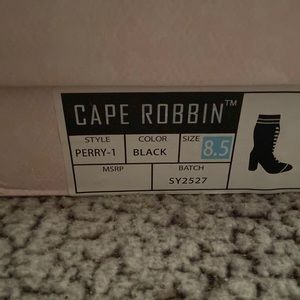These are cute Cape Robbin heel boots. They haven’t been worn. Women’s size 8.5